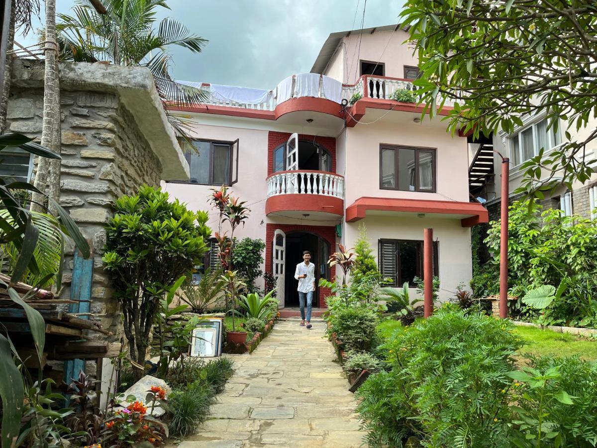 Nepali Cottage Guest House Pokhara Buitenkant foto