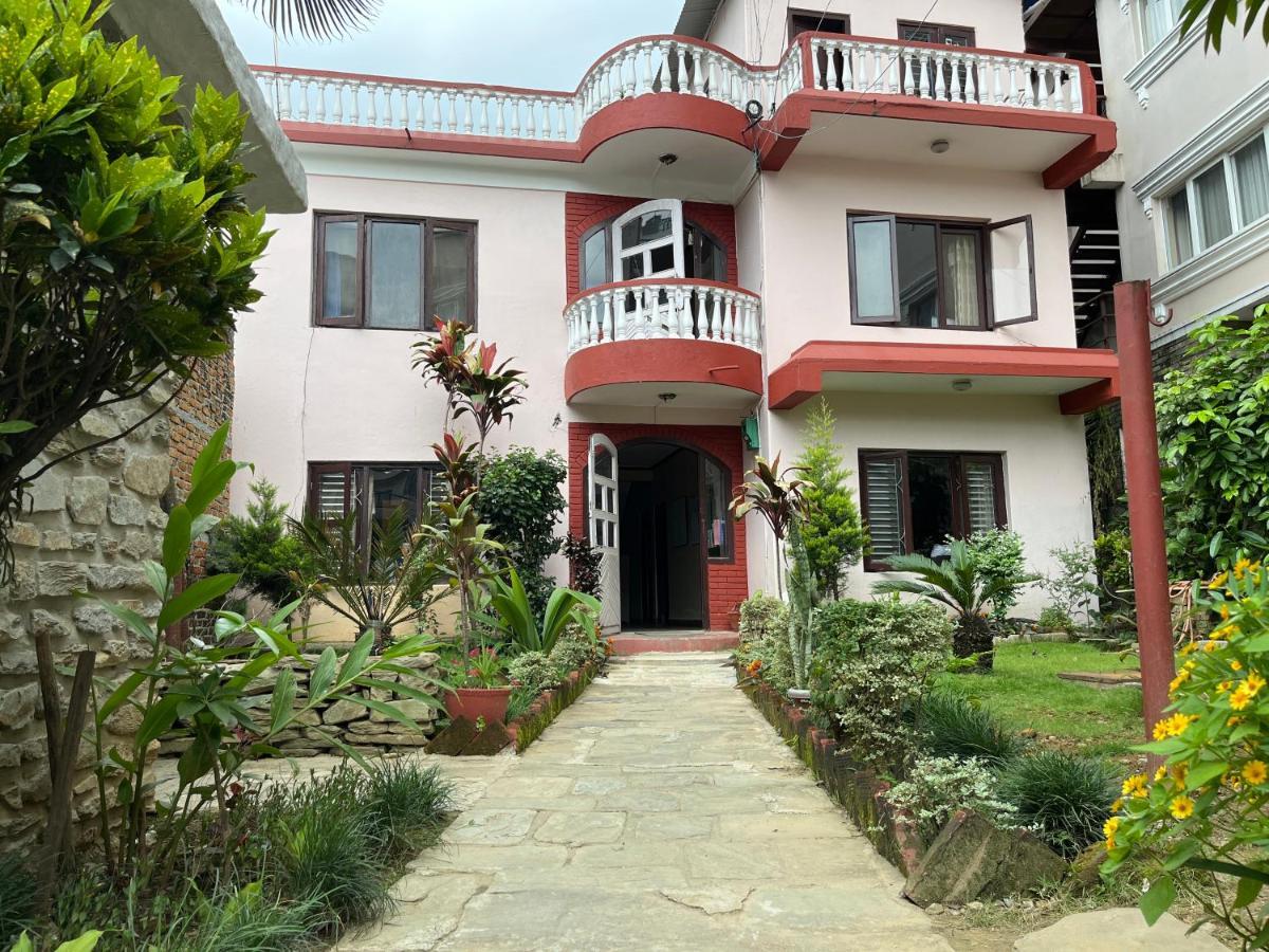 Nepali Cottage Guest House Pokhara Buitenkant foto