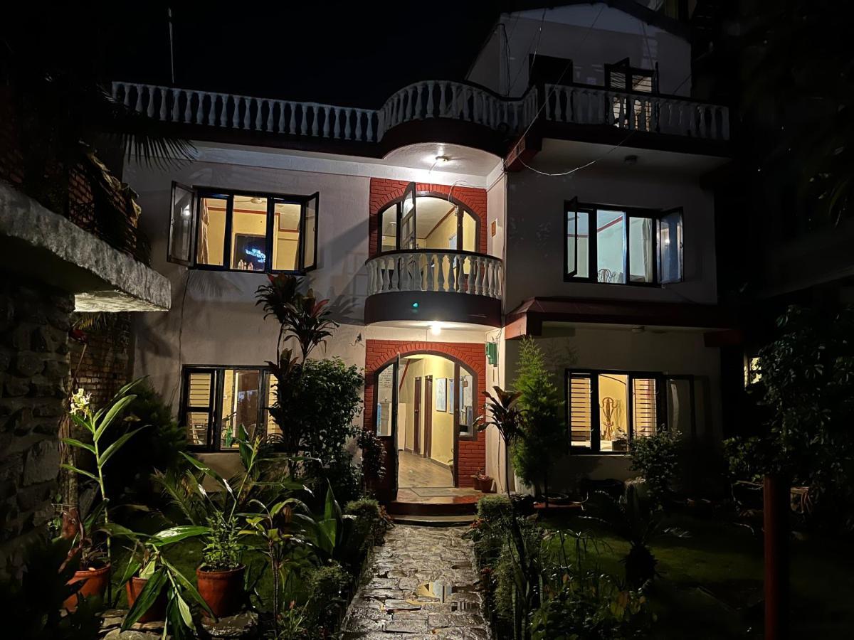Nepali Cottage Guest House Pokhara Buitenkant foto