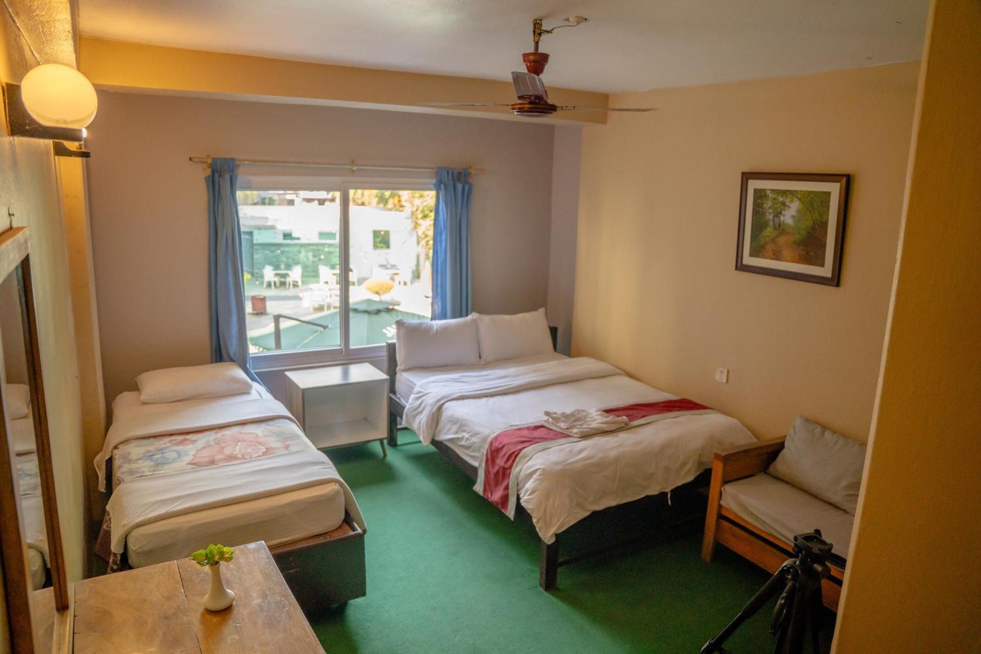 Nepali Cottage Guest House Pokhara Buitenkant foto