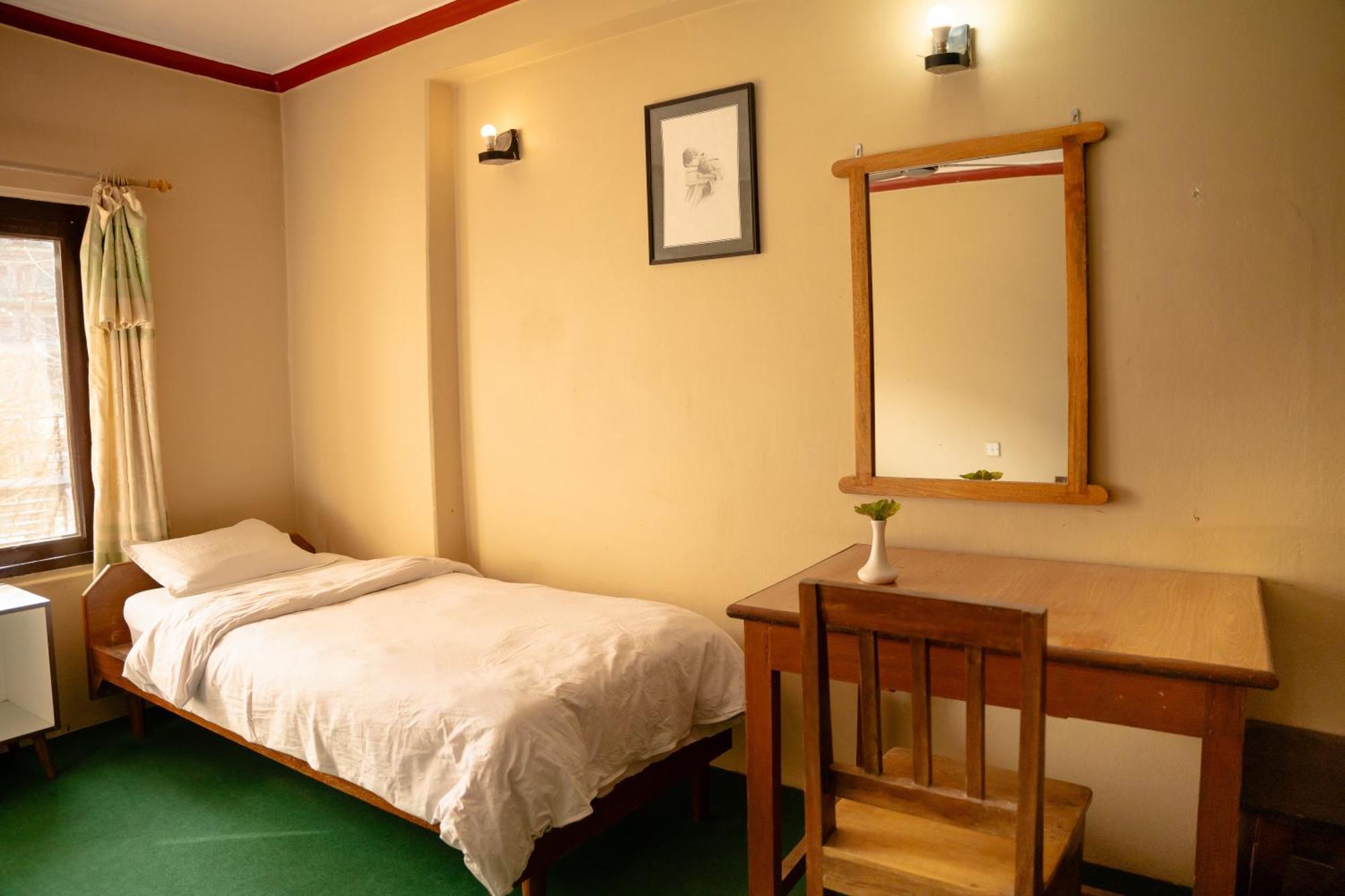 Nepali Cottage Guest House Pokhara Buitenkant foto