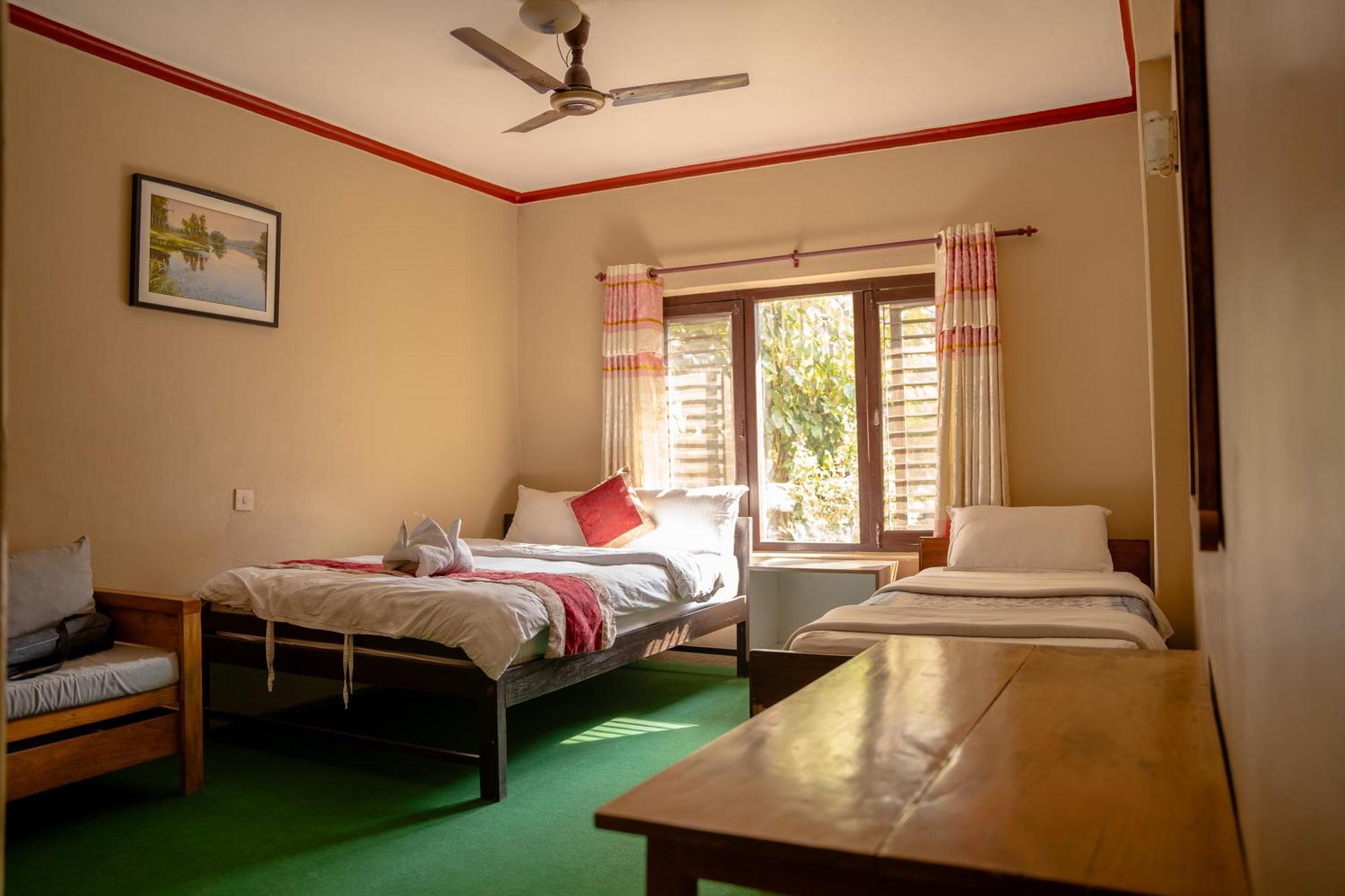 Nepali Cottage Guest House Pokhara Buitenkant foto