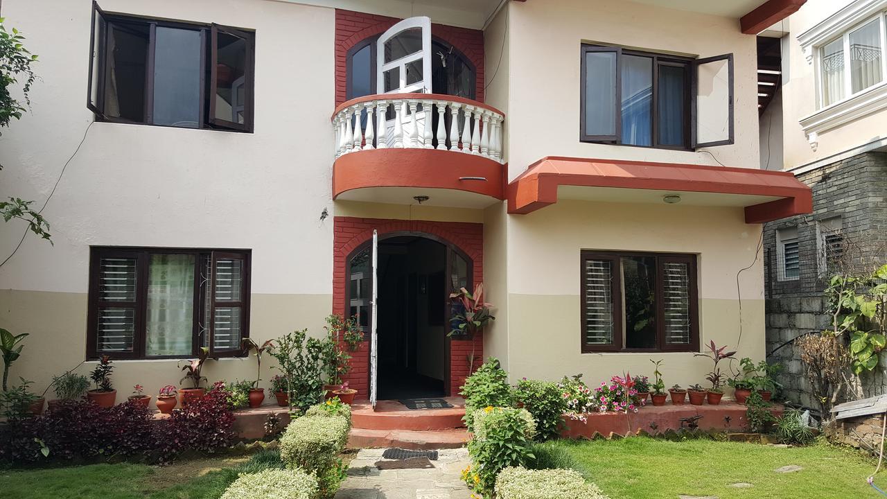 Nepali Cottage Guest House Pokhara Buitenkant foto