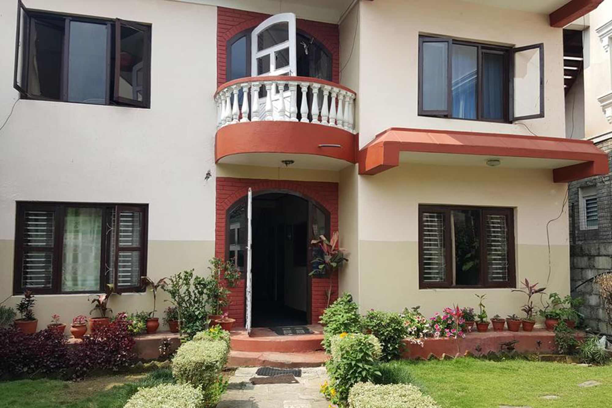 Nepali Cottage Guest House Pokhara Buitenkant foto